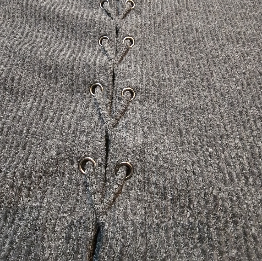 Doe & Rae Gray Ribbed Lace-Up Back Sweater Size Small - Picture 8 of 8